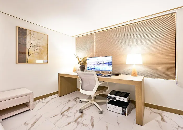 Sa Tailored Service Urban Retreat Near Metro *
