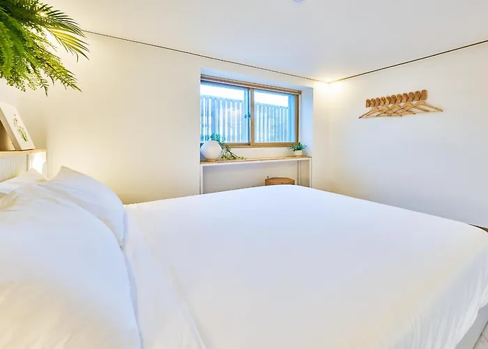 Sa Tailored Service Urban Retreat Near Metro *